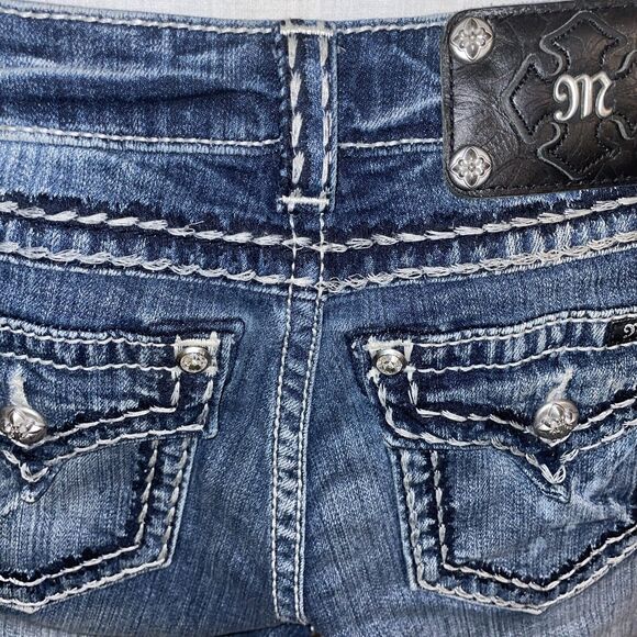 Miss Me Women’s Boyfriend Capris Sz 30x26 Blue Distressed Western Rodeo Cowgirl - Picture 9 of 12